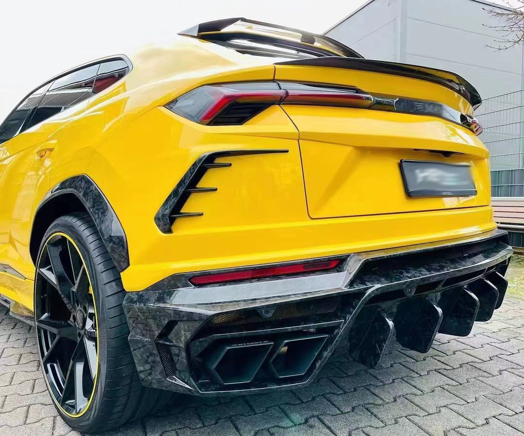 Lamborghini Urus Dry Carbon Fiber
