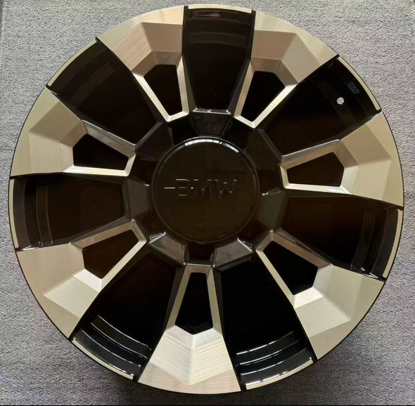 23" BMW XM 923M M-Performance Night Gold with Bright Turned Wheels