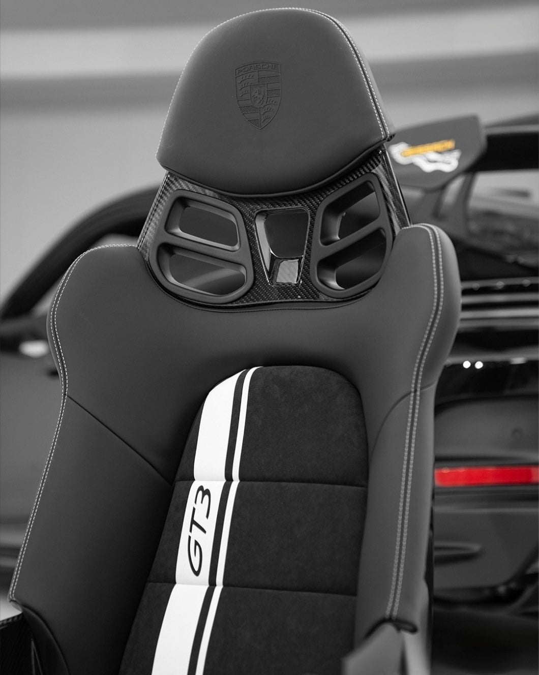 Porsche Dry Carbon Fiber Bucket Racing Seat w/ Alcantara Leather
