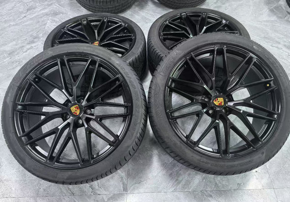 (Demo Car Wheels) 21” Porsche Macan III RS Spyder Design OE Complete Wheels Set