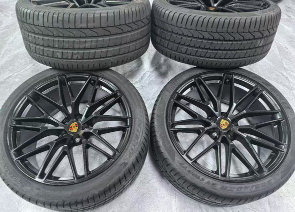 (Demo Car Wheels) 21” Porsche Macan III RS Spyder Design OE Complete Wheels Set