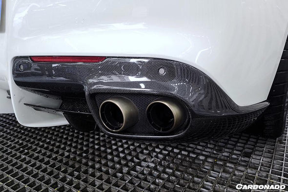 Carbonado 2012-2017 Ferrari F12 Berlinetta RS Style Carbon Fiber Rear Diffuser