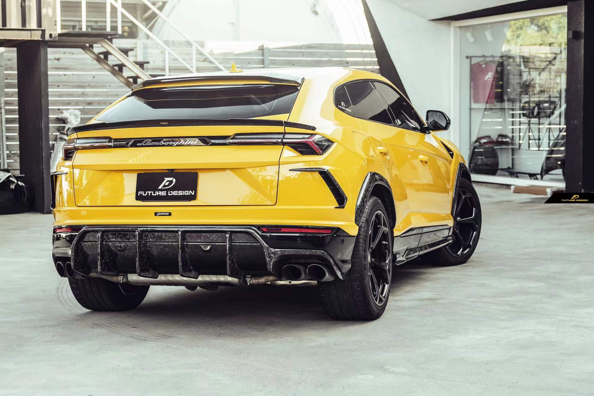 Future Design Carbon Fiber Rear Diffuser for Lamborghini Urus – CarGym