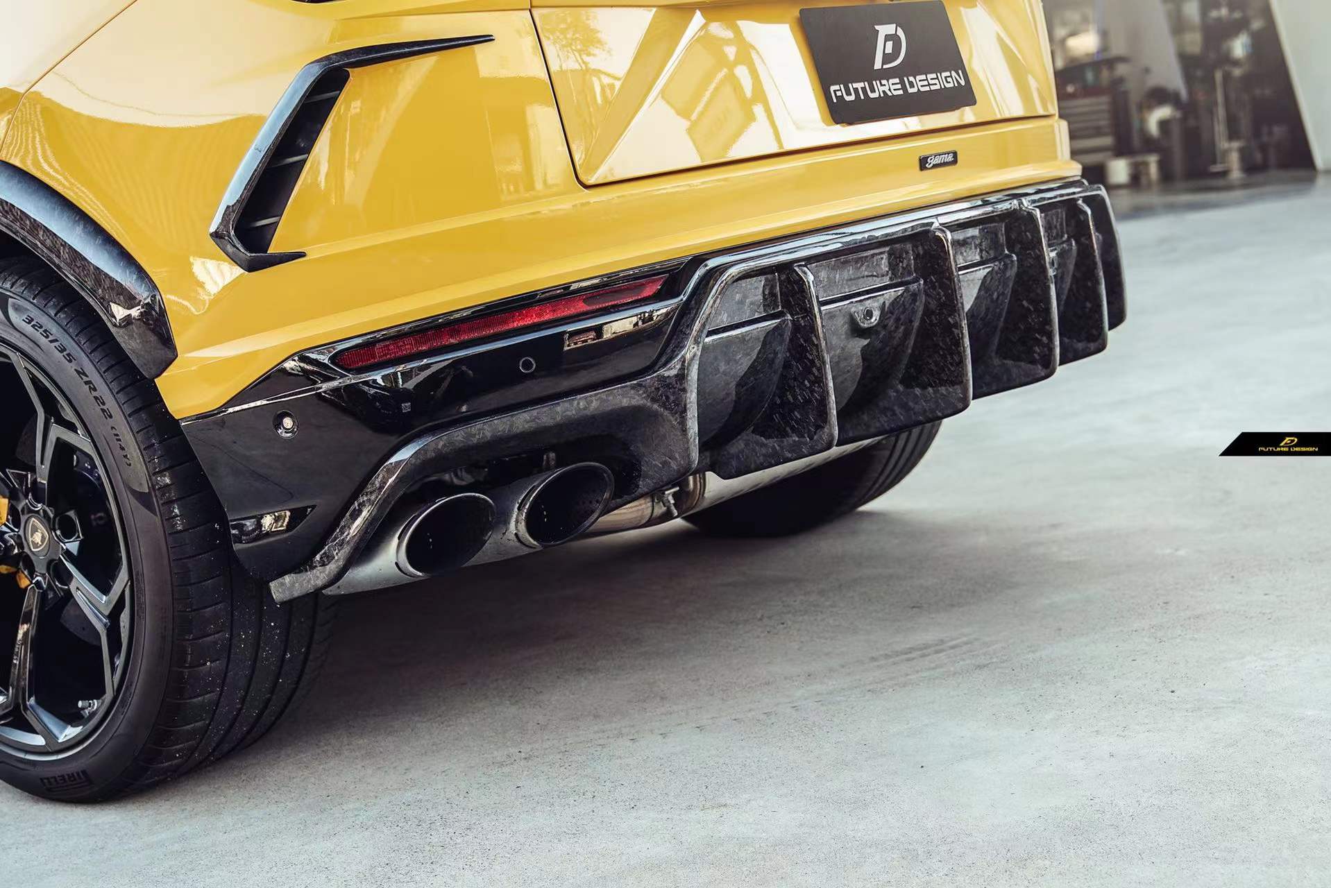 Future Design Carbon Fiber Rear Diffuser for Lamborghini Urus – CarGym