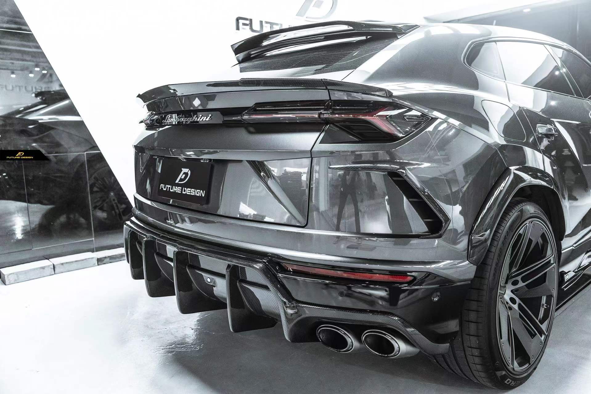 Future Design Carbon Fiber Rear Diffuser for Lamborghini Urus – CarGym