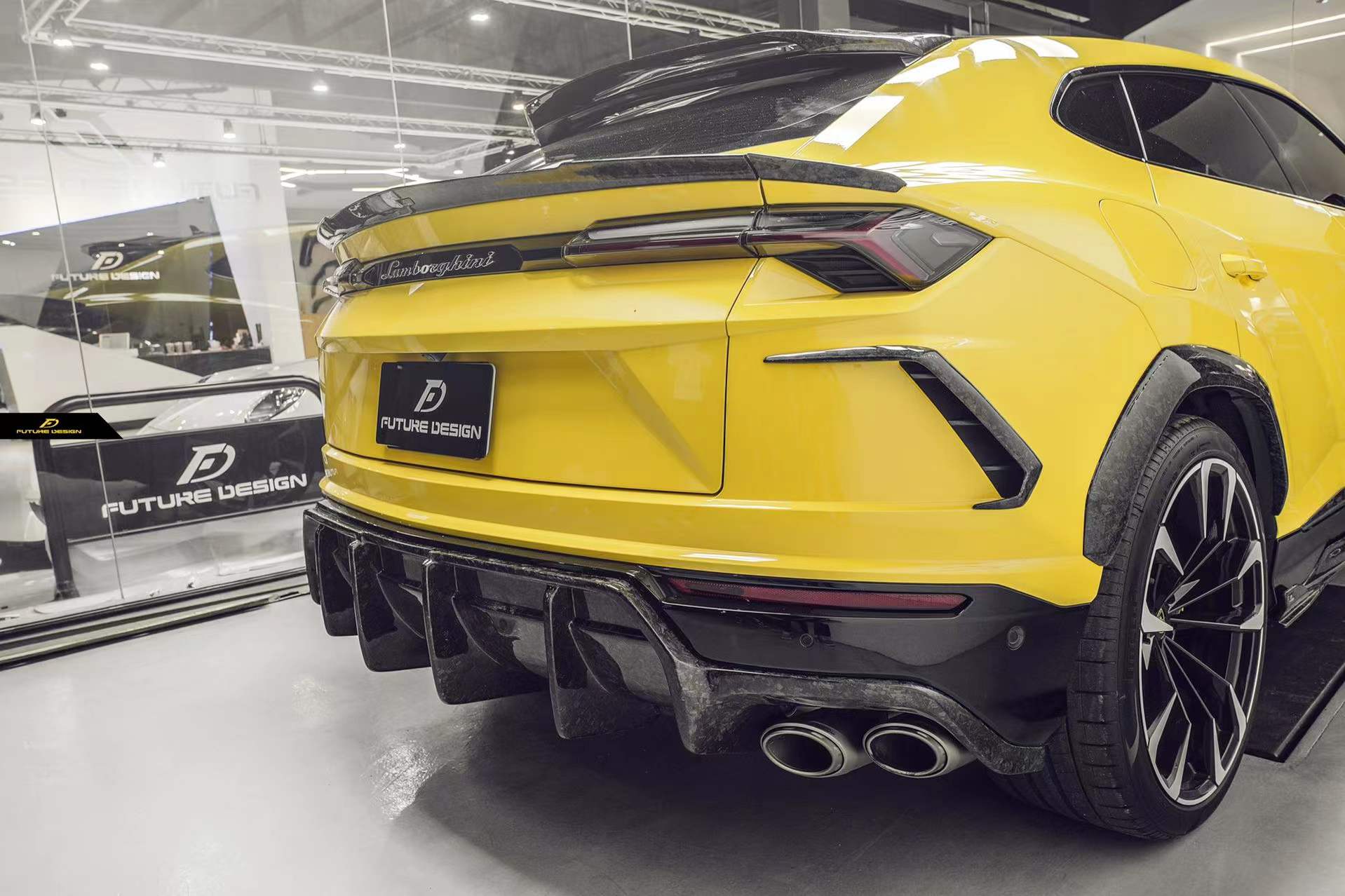 Future Design Carbon Fiber Rear Diffuser for Lamborghini Urus – CarGym