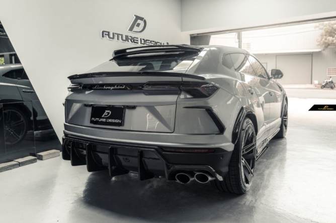 Z-Art Lamborghini Urus Dry Carbon Fiber Rampante Edizione Rear Diffuse –  CarGym